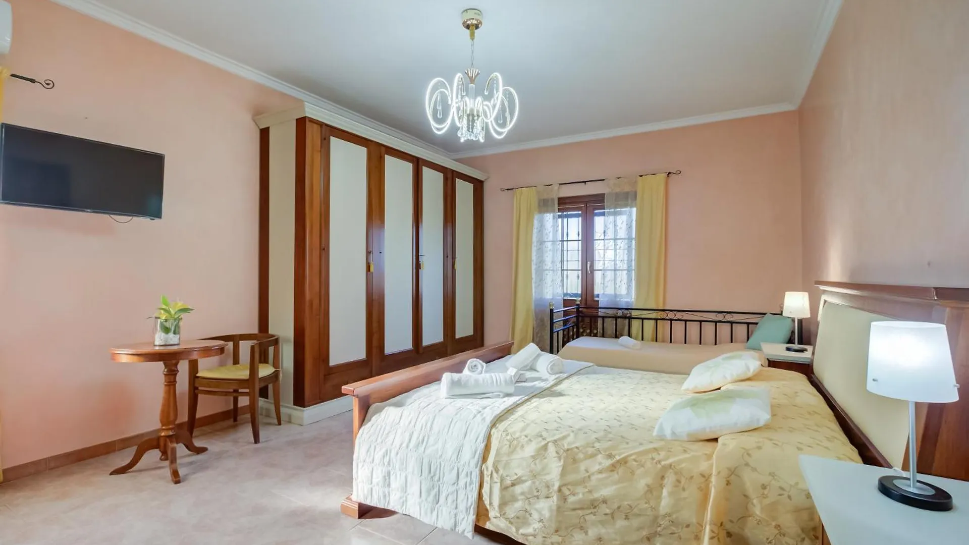 Villa Oasi With Private Pool - Happy Rentals Sirmione 0*,  Italy