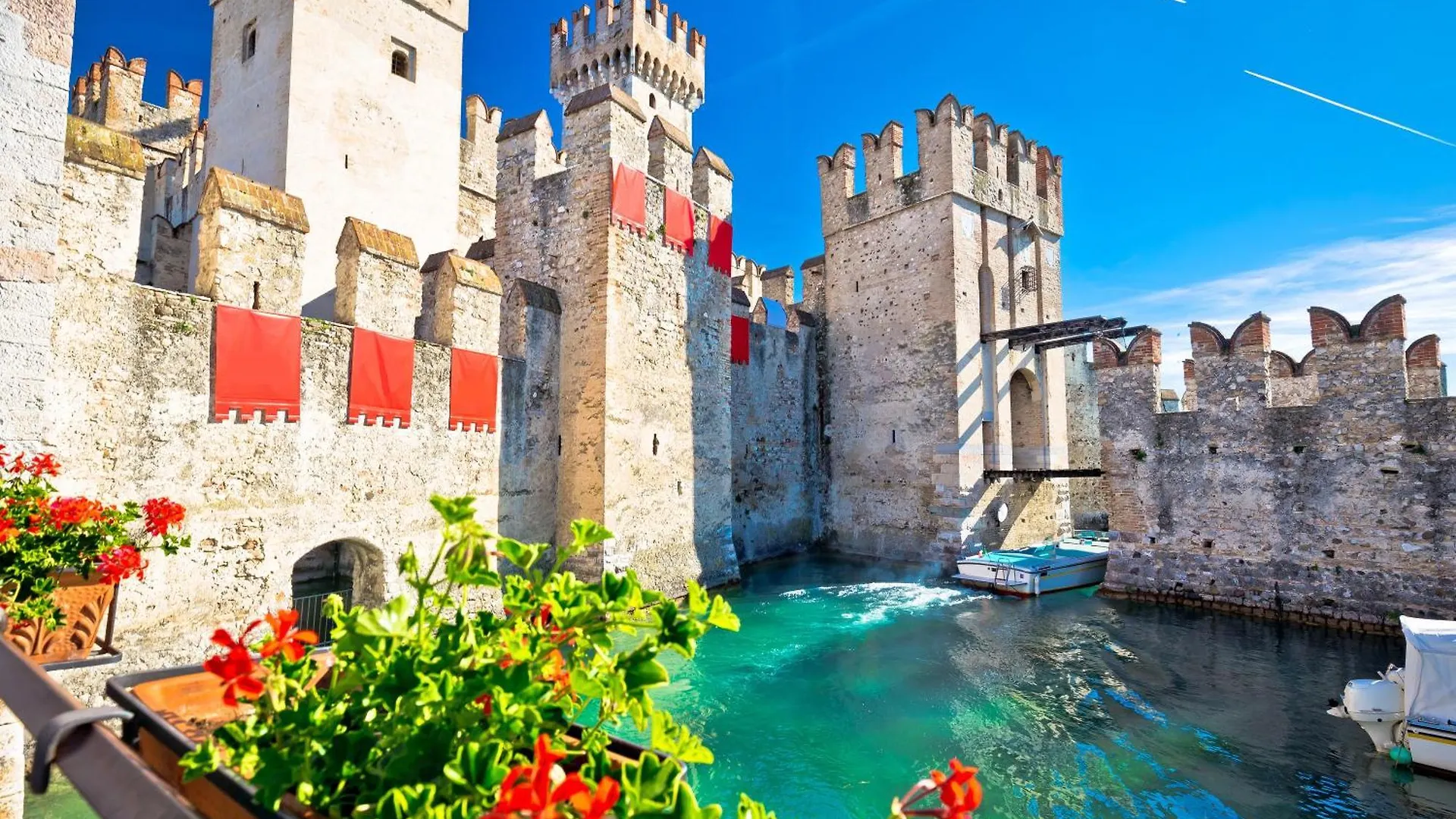 Villa Oasi With Private Pool - Happy Rentals Sirmione 0*,  Italy