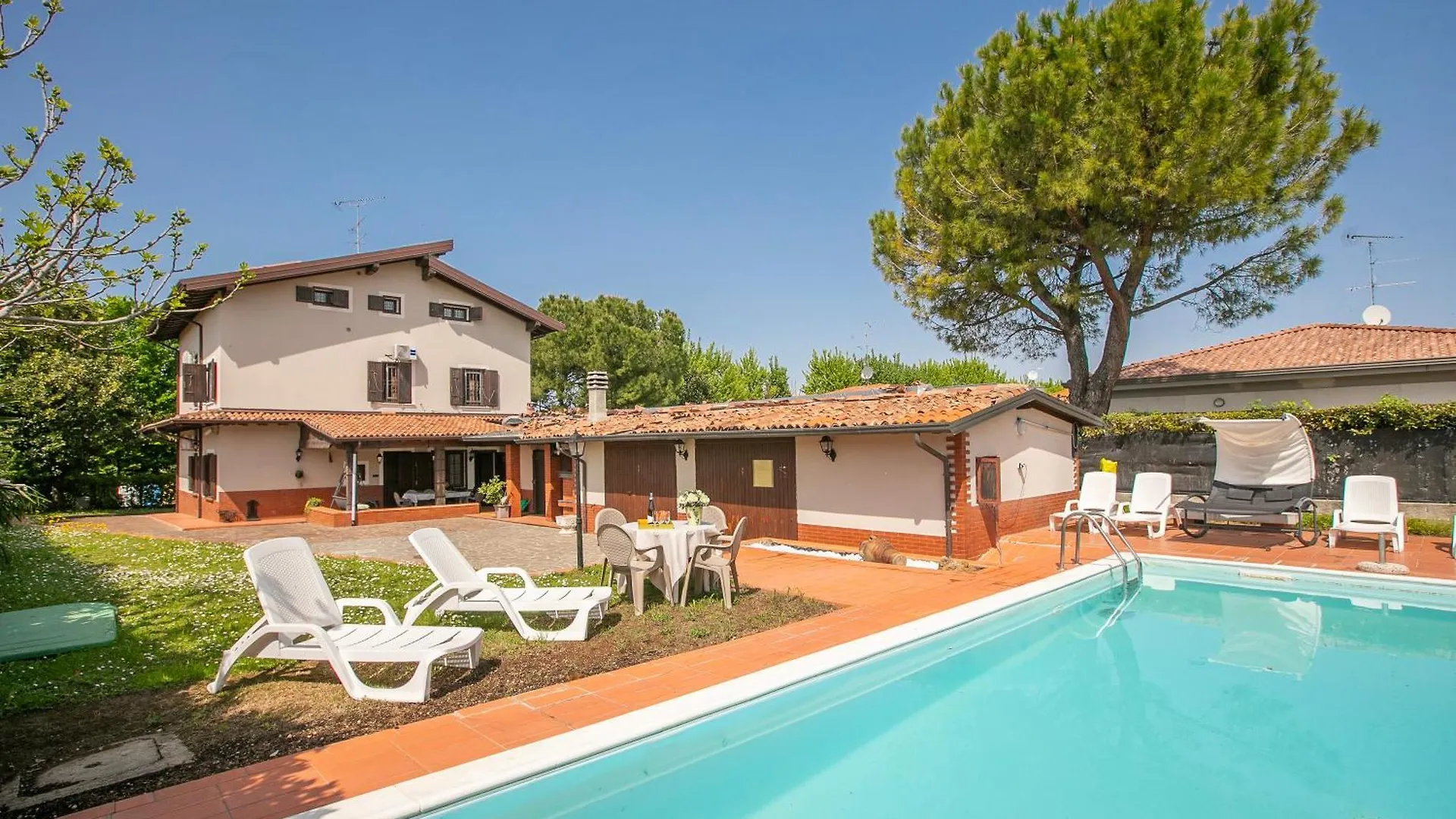 Villa Oasi With Private Pool - Happy Rentals Sirmione 0*,  Italy